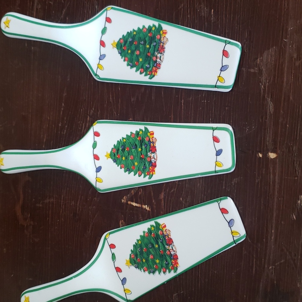 Three Christmas Cake Servers - Picture 2 of 3
